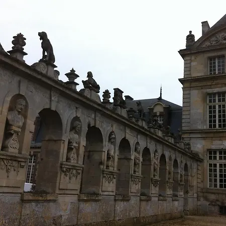 فندق Chateau De *